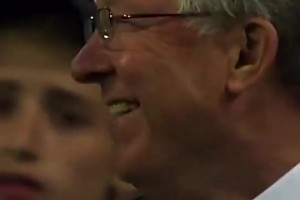 诺伊尔大力手抛球直接把弗爵爷看笑了😅