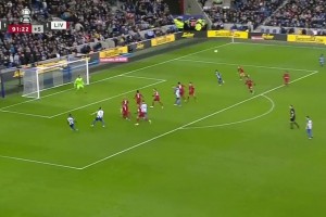 不止一次震惊欧洲❗三笘薫昔日绝杀利物浦，空中连停带过技惊四座