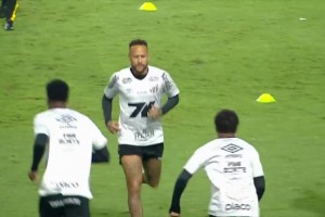 赛前参加热身！内马尔复出有望替补登场！