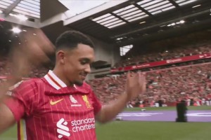 阿诺德安菲尔德谢幕战，克洛普看台鼓掌致意