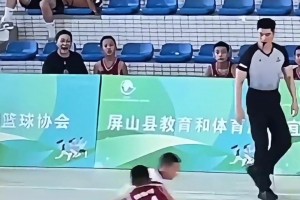 三次运球能看出这孩子不简单！