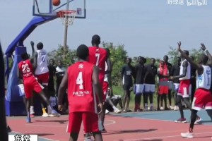 甚至场下观众都不矮！南苏丹篮球选拔，个个都是究极天赋怪！
