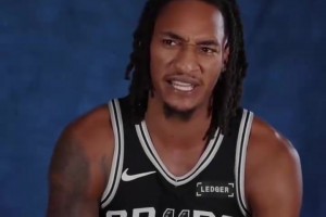 达成共识了！采访马刺球员：队里谁的柜子最乱？卡布自证陷阱？